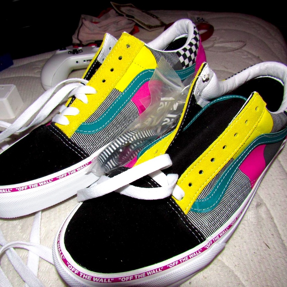 Vans off the wall limit edition color way